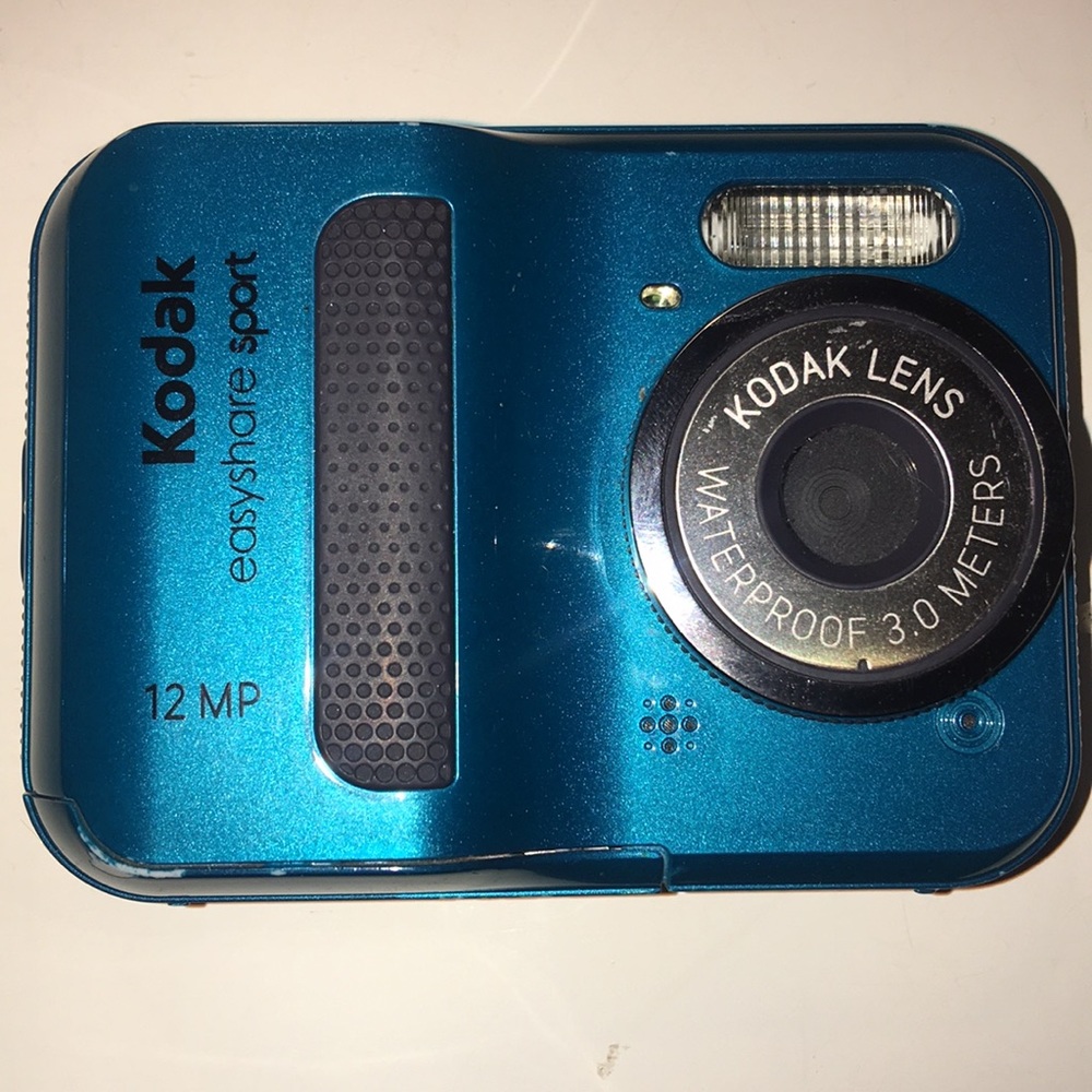 Kodak waterproof camera ,great gift-easysharesport